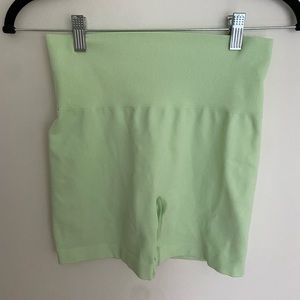 NWOT Aritzia Bike Shorts